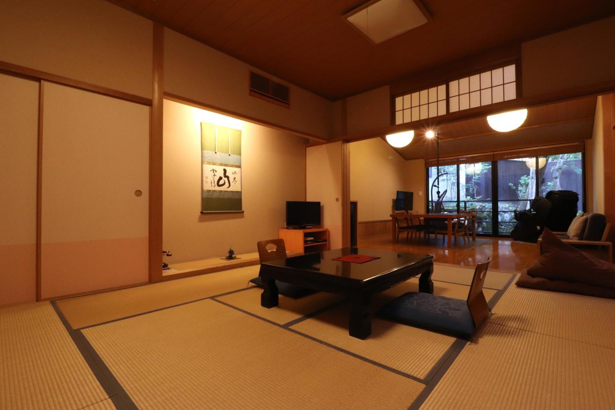 Yumoto Ueyama Ryokan Химедзи Экстерьер фото